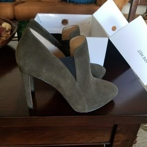 Nine West shoe booties Nutcracker